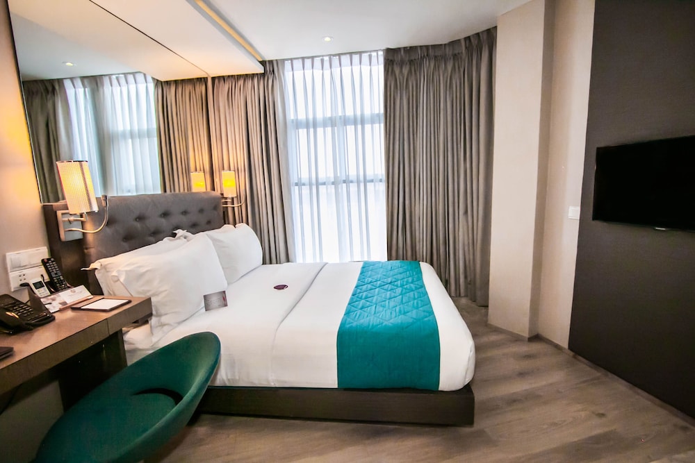 Hotel Xyz 17/49