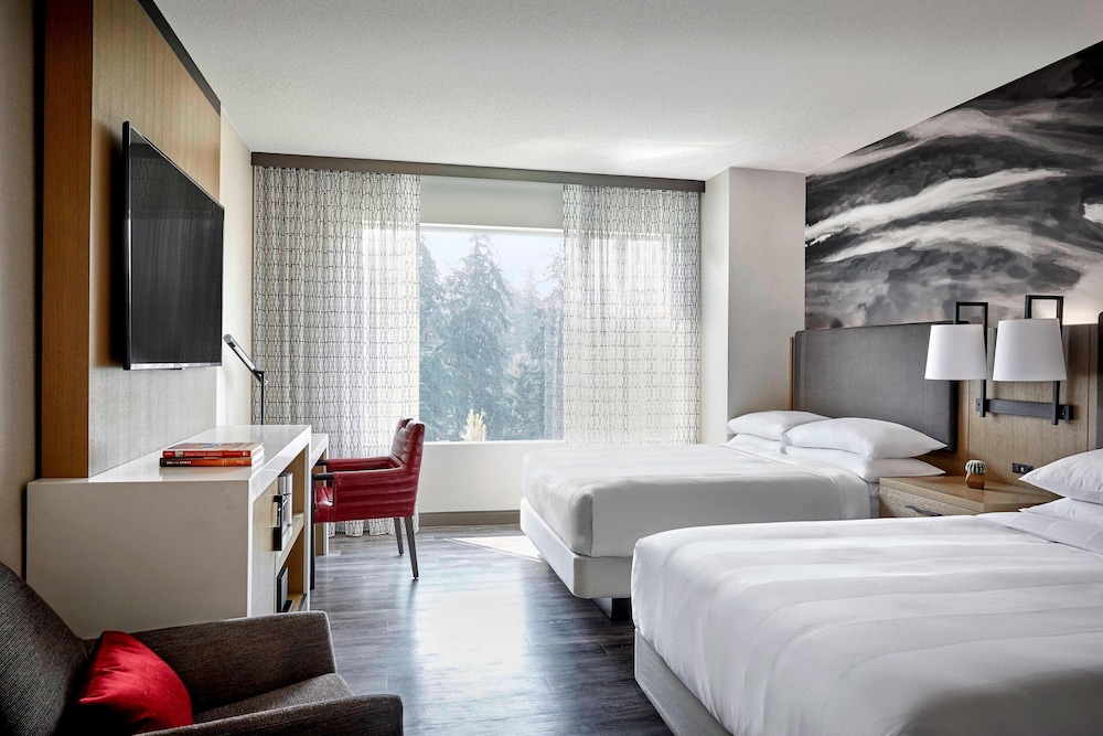 Club, 2 Queen Beds