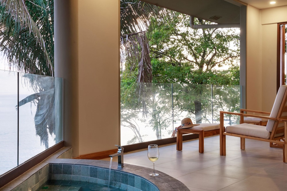 Arenas del Mar Beachfront & Rainforest Resort 41/75