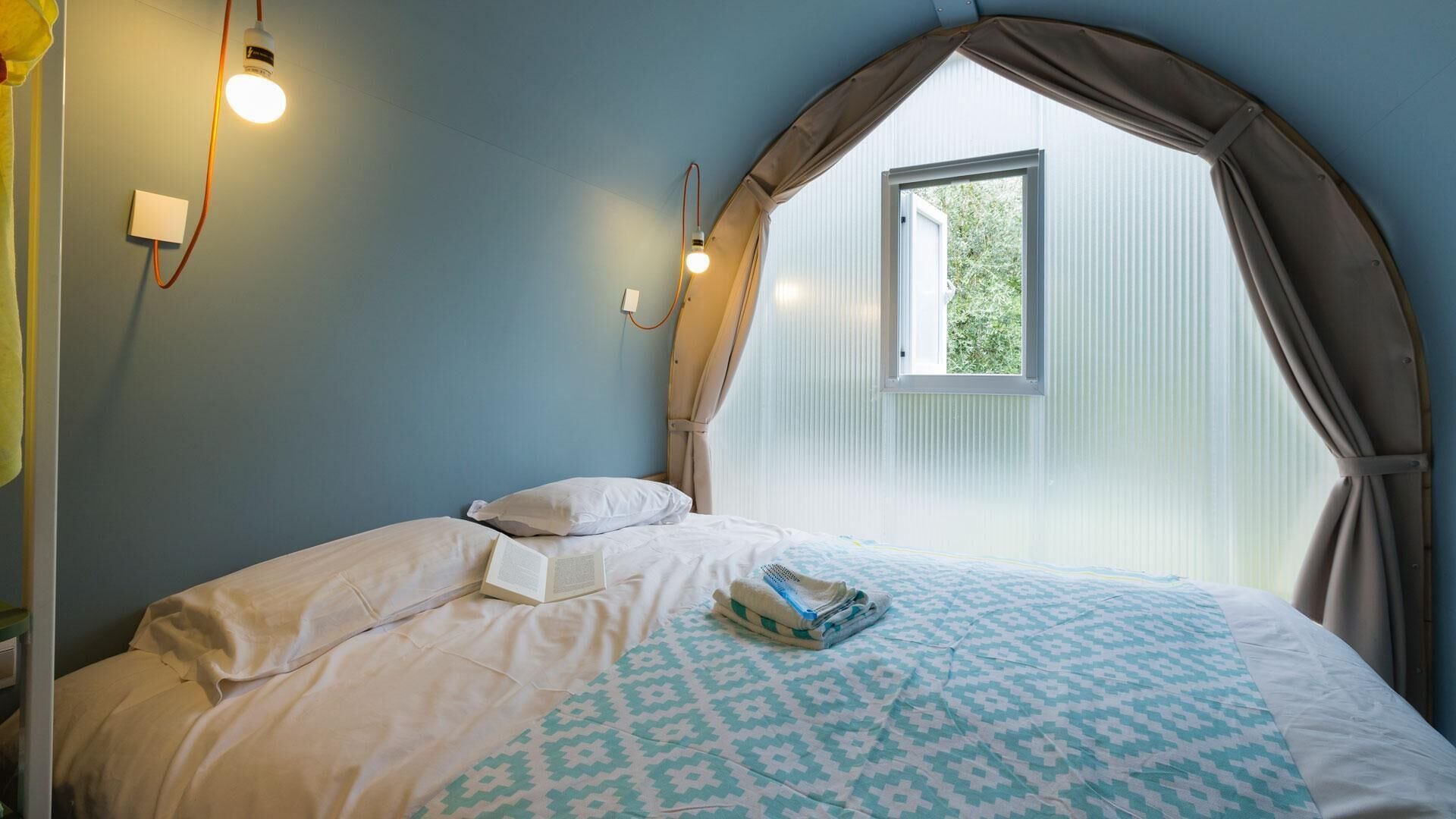 2 Bedrooms, Classic, Tent, Double and Twin Beds
