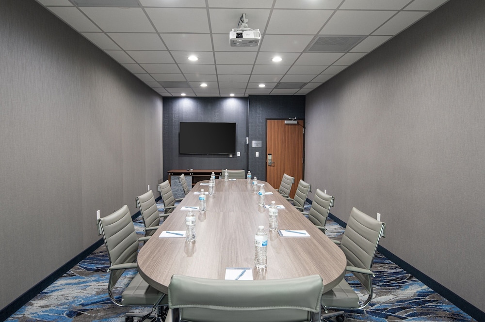 Fairfield Inn & Suites by Marriott Anaheim Los Alamitos 33/46