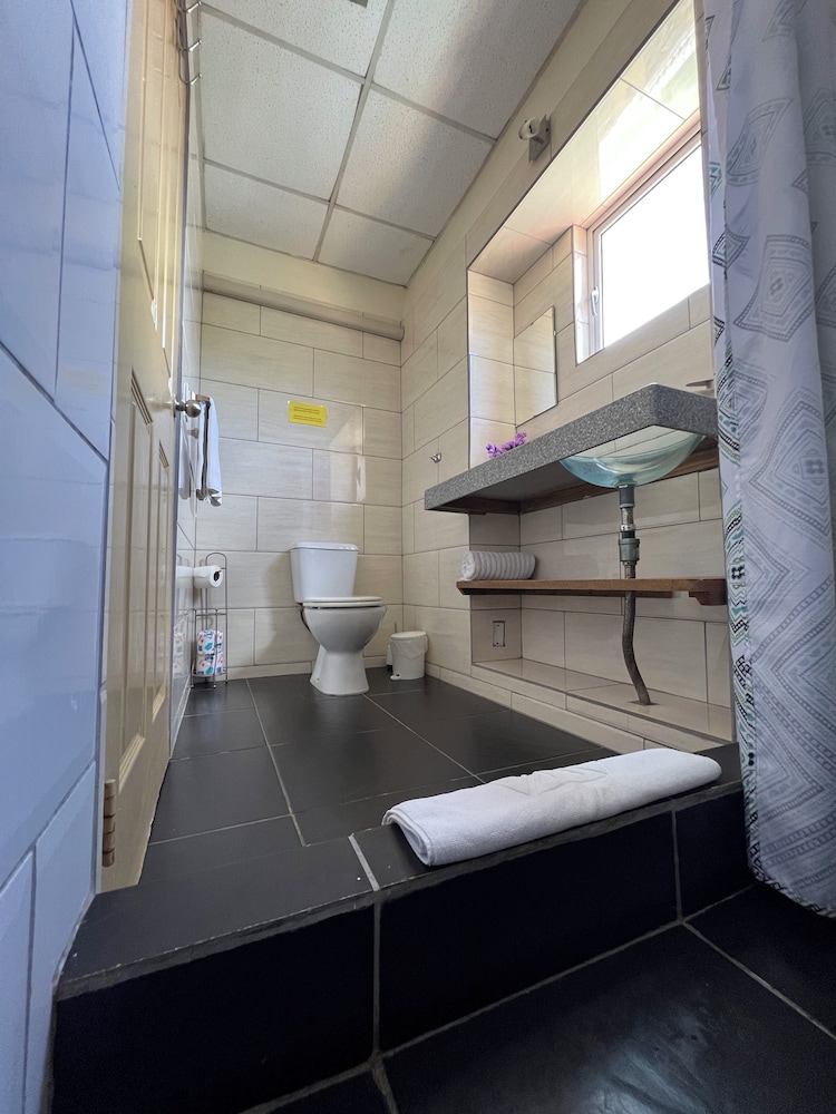 Mustique Suites Curacao 50/50