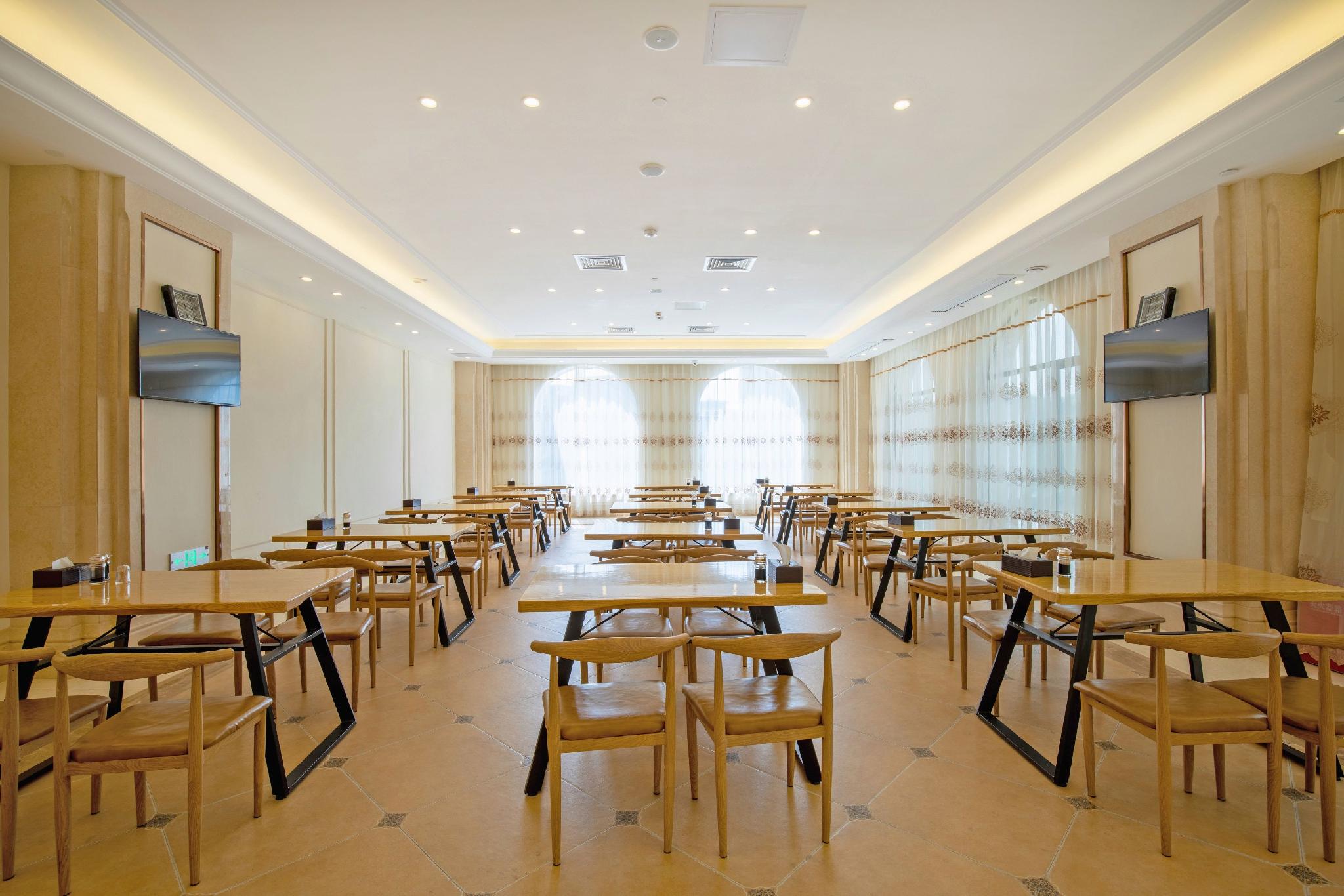 Vienna International Hotel (Xianyou High-speed Railway Station Store) 27/32