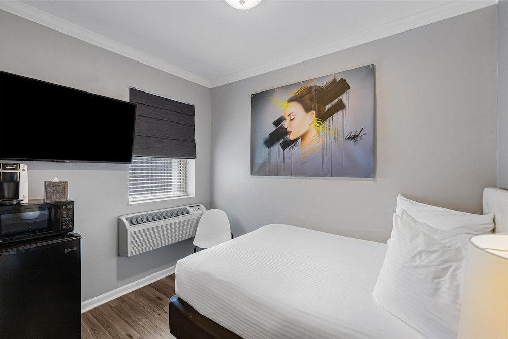 STANDARD, DOUBLE BED, SMALL