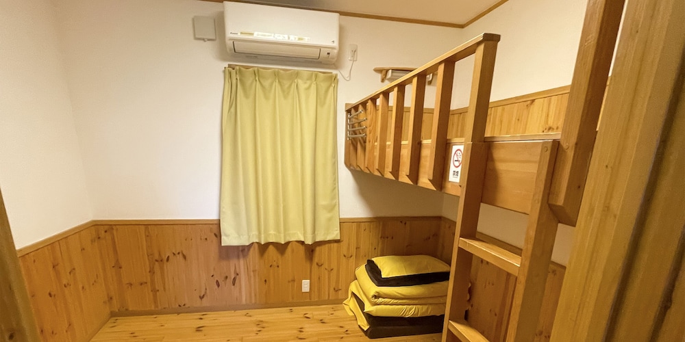 Lodge Orange Cabin 36/63
