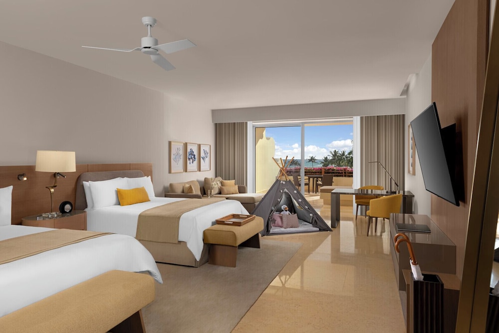 Ambassador At Grand Velas 23/66