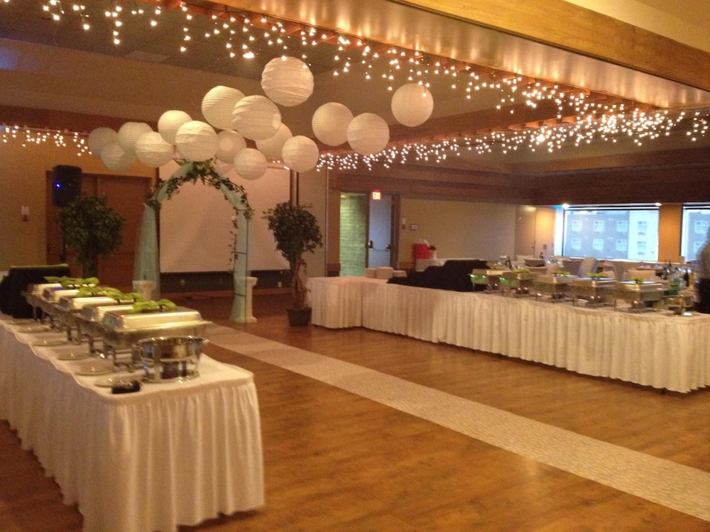 Slave Lake Inn and Conference Centre 7/50