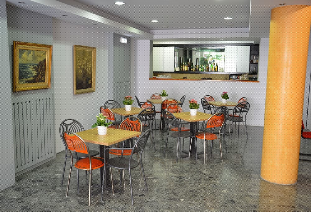 Diros Hotel 49/57
