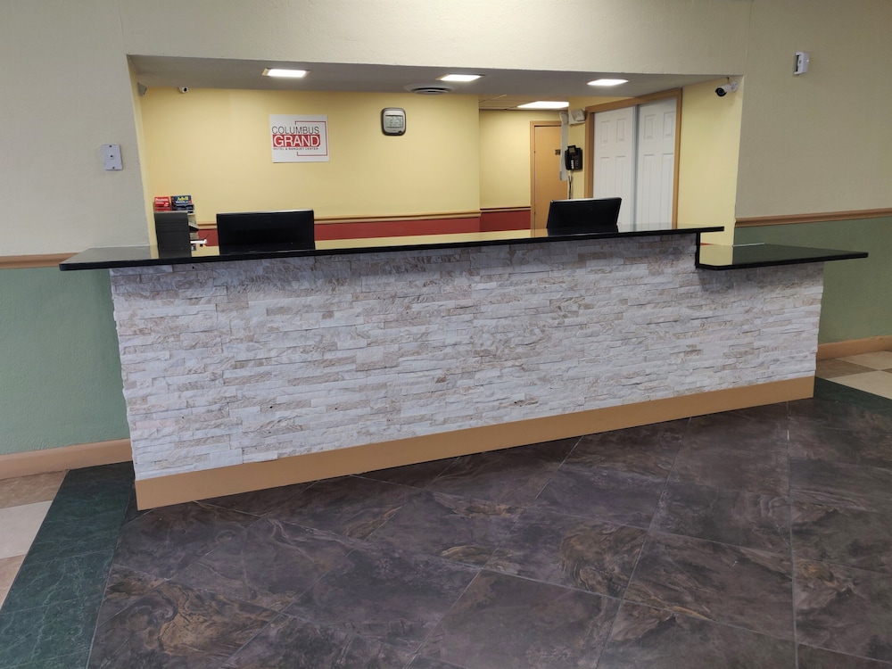 Columbus Grand Hotel and Banquet Center 3/33