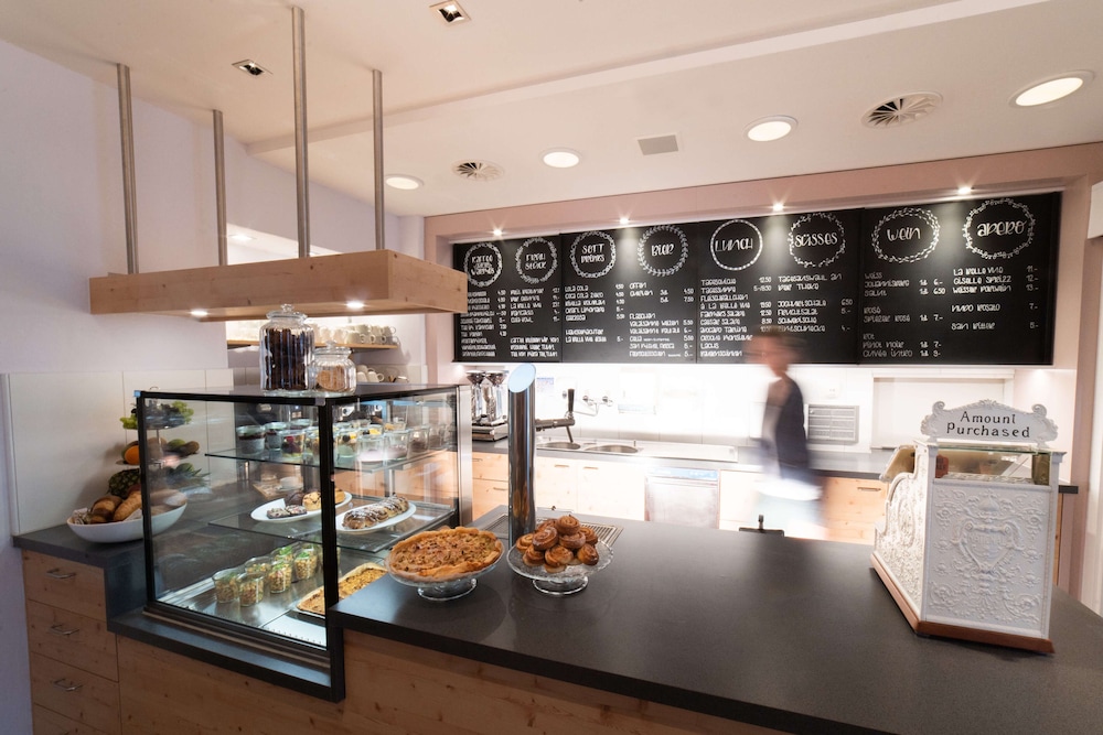 La Belle Vue Boutique Hotel And Cafe 3/50