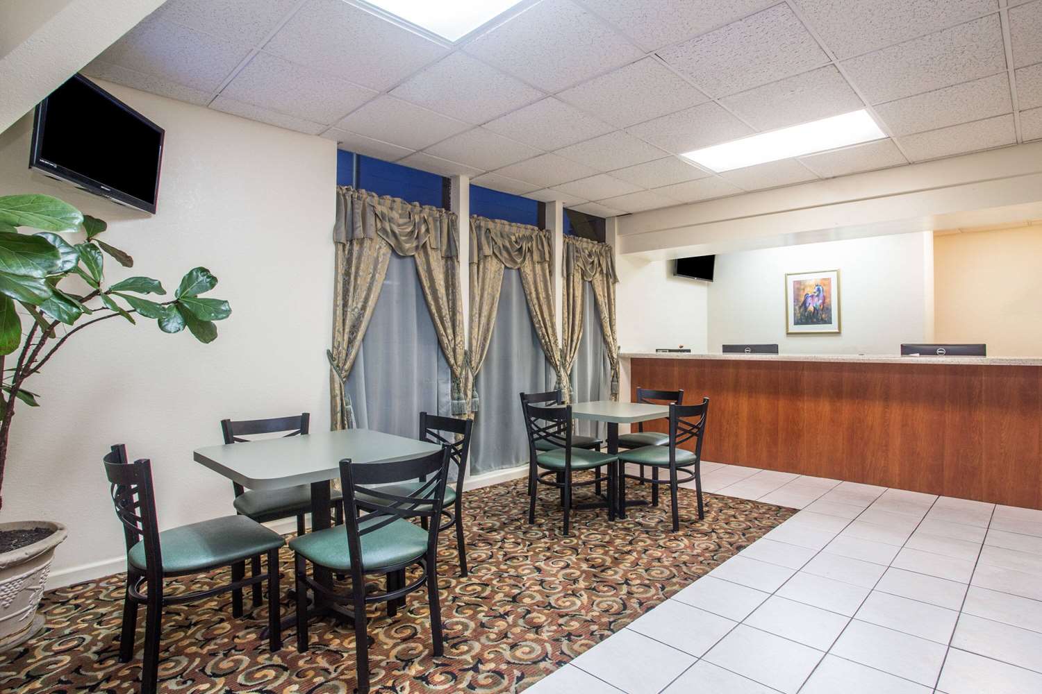 Days Inn by Wyndham Ocala North 10/19