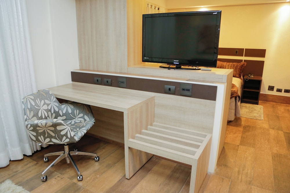 Astron Associado Estoril Hotel 58/64