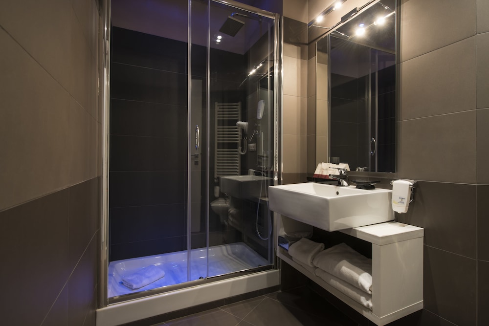 San Pietro Suites 5/25