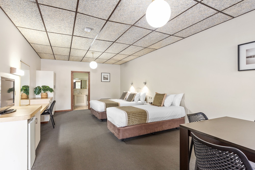 Presidential Motel 41/72