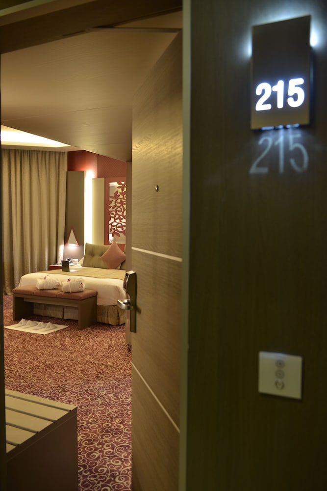 Regency Palace 29/71