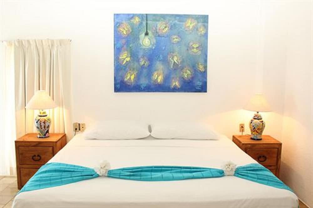 Emperador Vallarta Beachfront Hotel and Suites 32/74