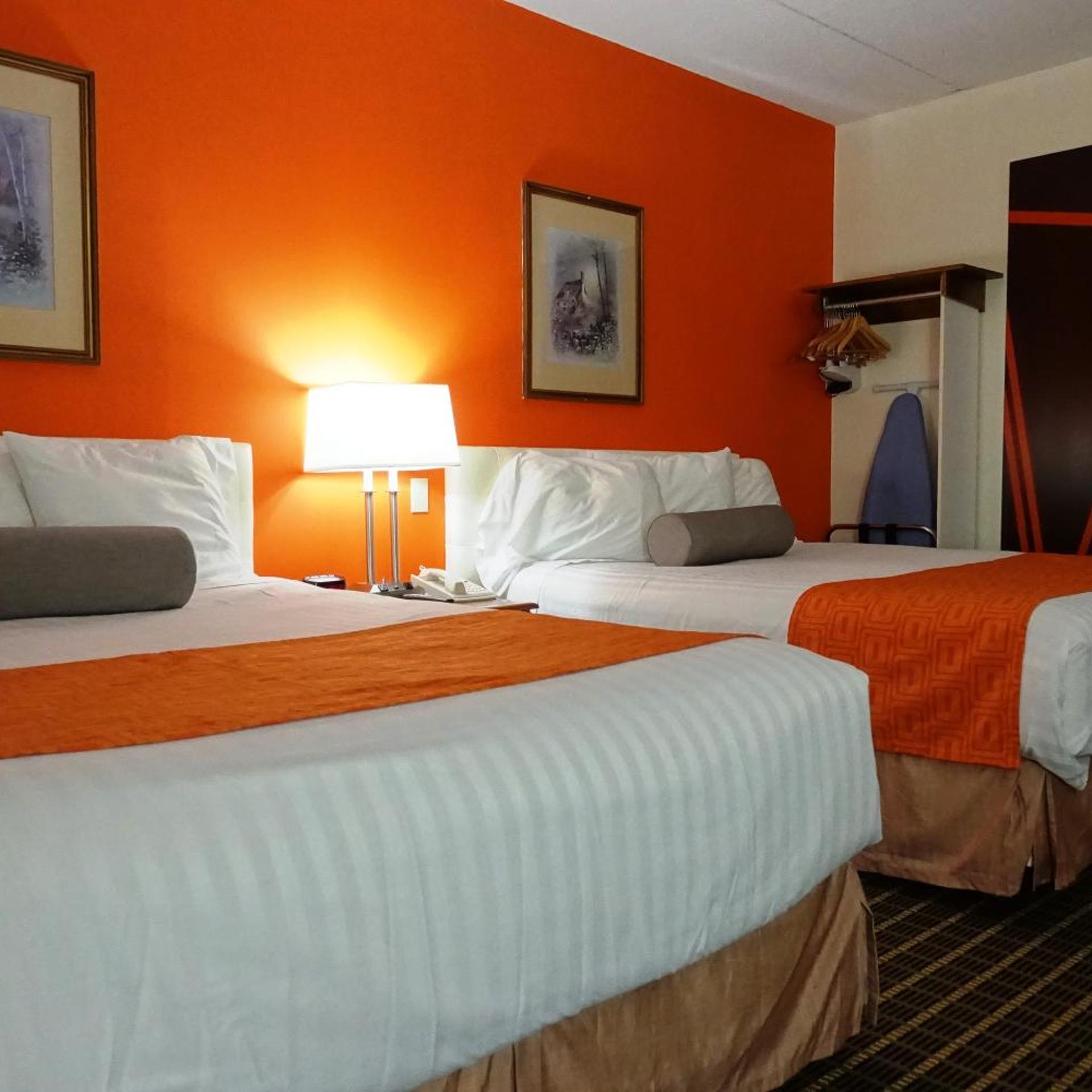 Howard Johnson by Wyndham Tillsonburg 9/28