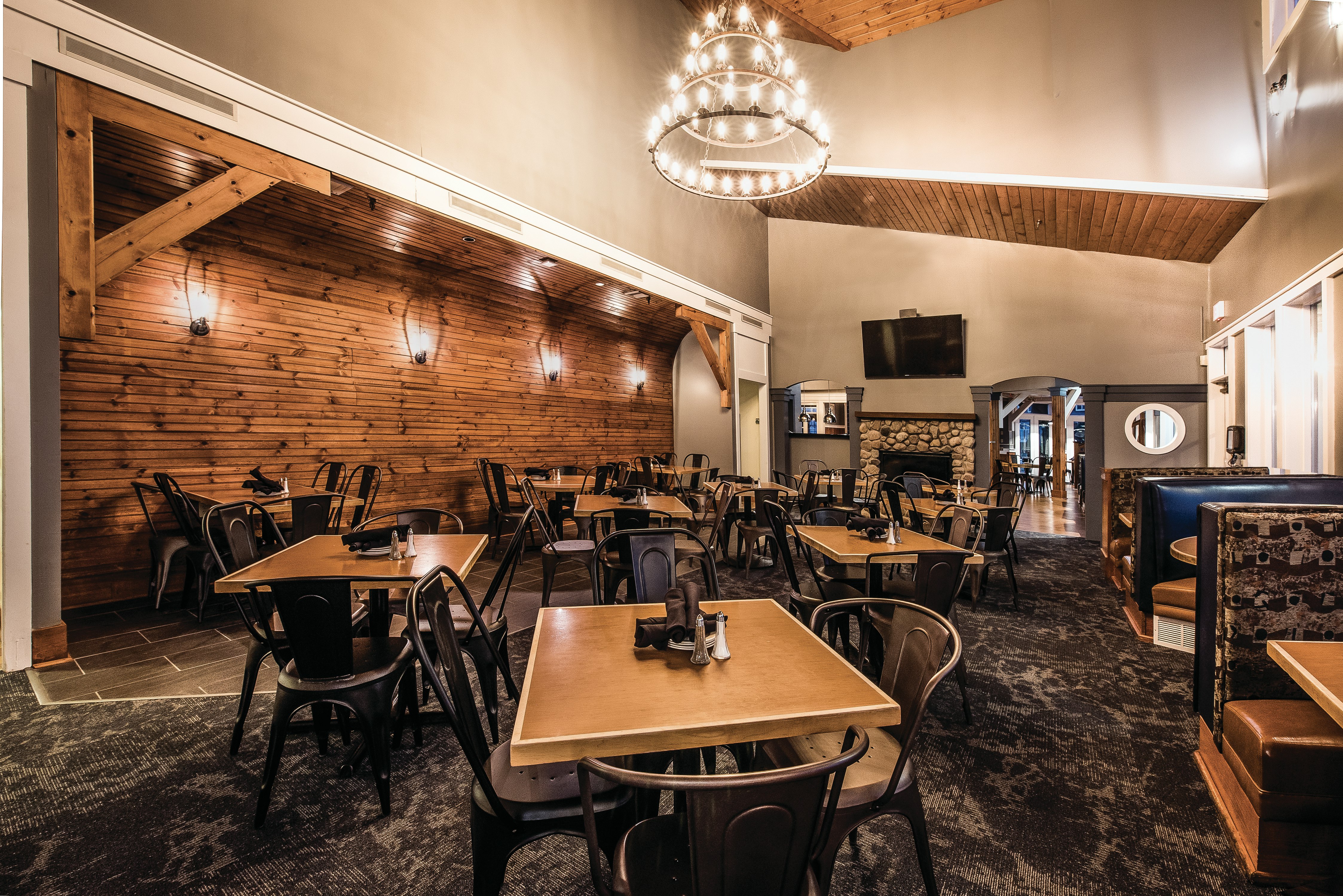 Doubletree by Hilton Hotel Racine Harbourwalk 60/79