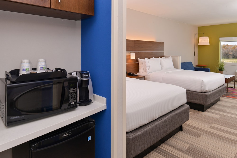 Holiday Inn Express Hotel And Suites Parkersburg Mineral Wells 12/42