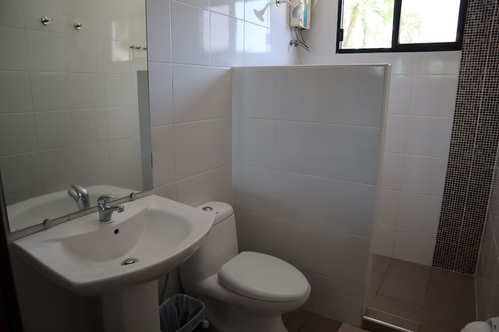 Domicilio Lorenzo Apartelle 66/71