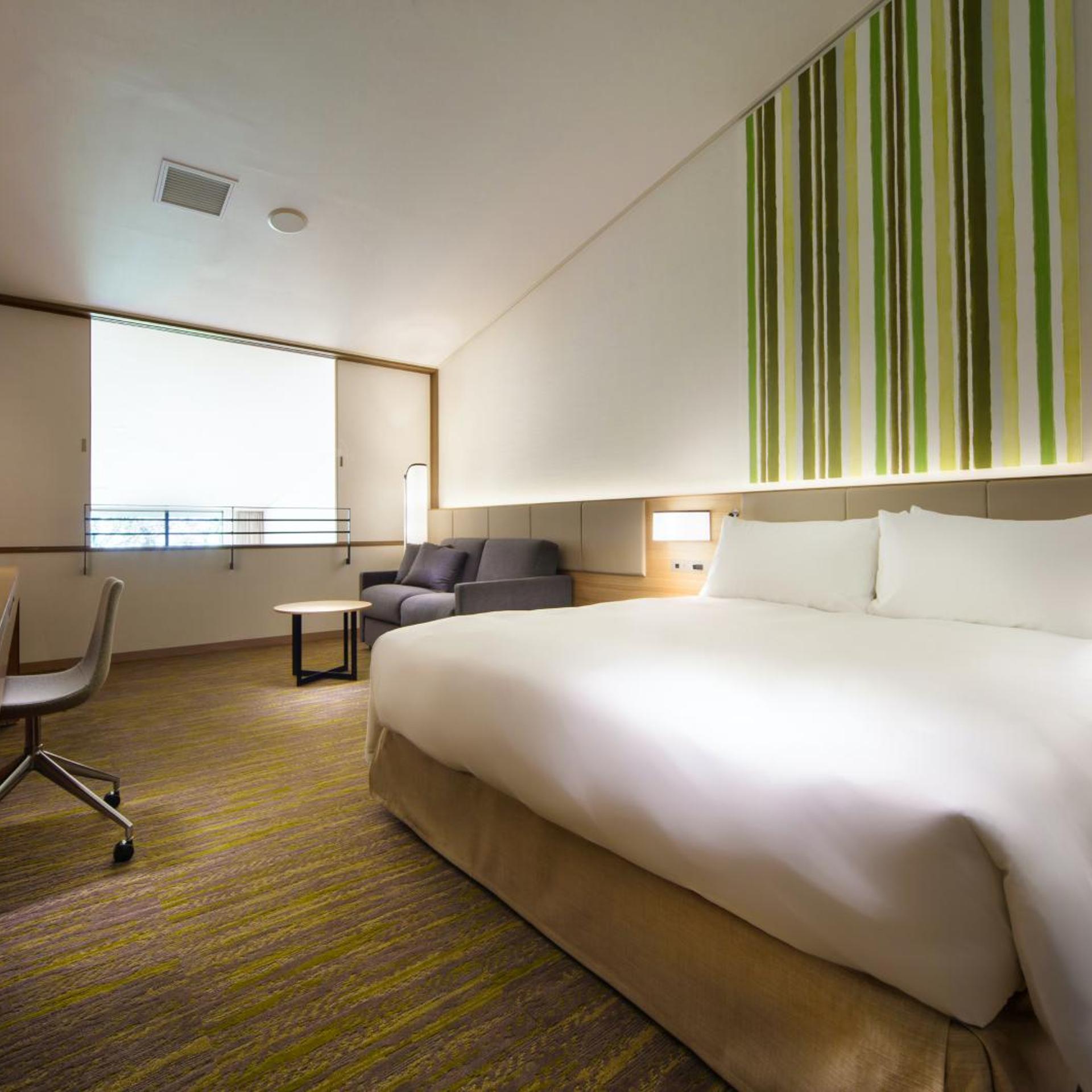 1 Bedroom, Suite, King Bed, Balcony