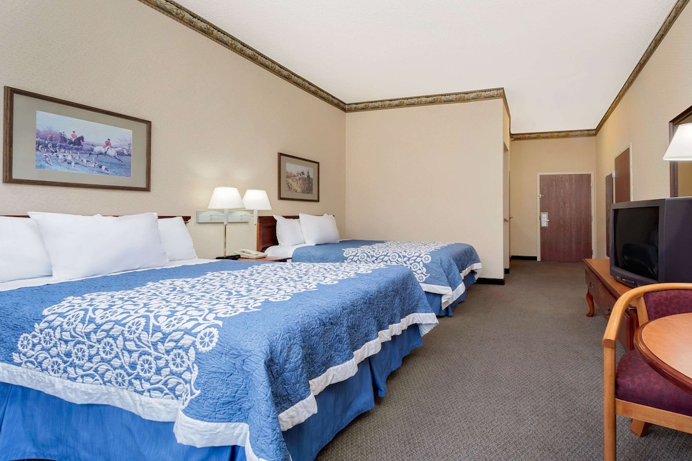 Magnuson Hotel West Liberty 8/20