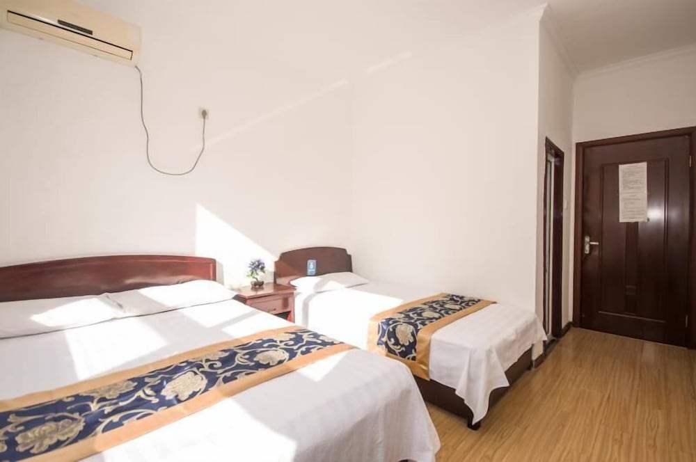 Liuzhuang Huayuhai Holiday Hostel 7/14