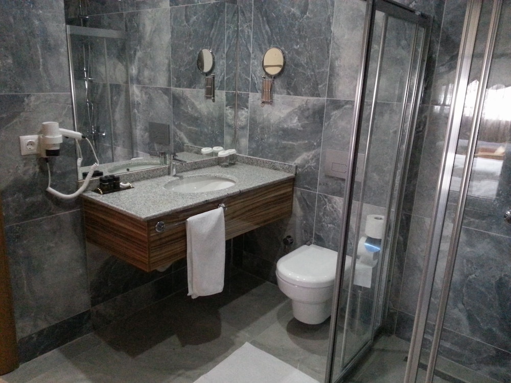 Tehran Boutique Hotel 41/48