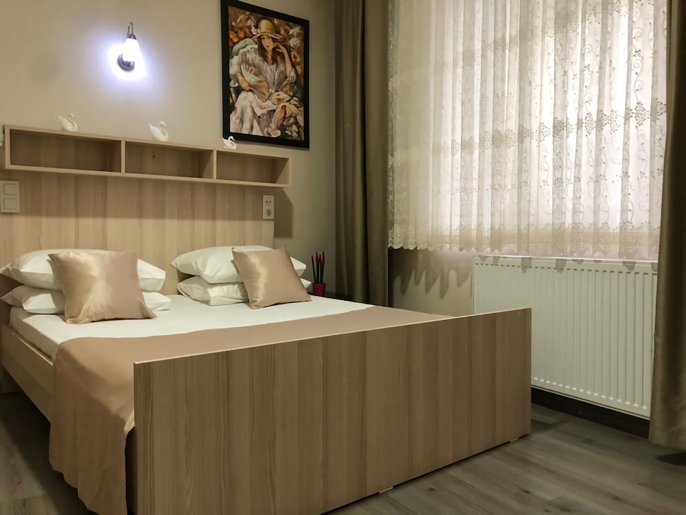Carvan Hotel 13/55
