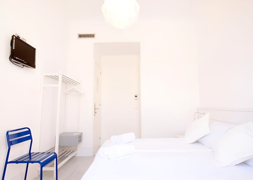 Dingdong Express Hostel 20/33