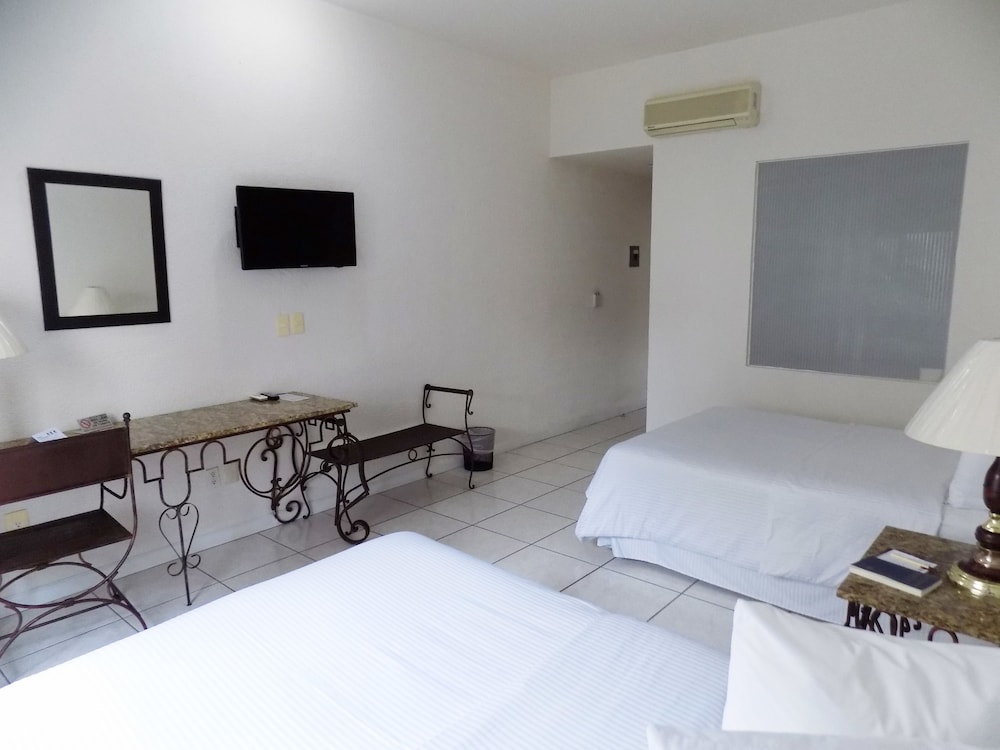 Hotel Las Palomas Tepic Express 20/66