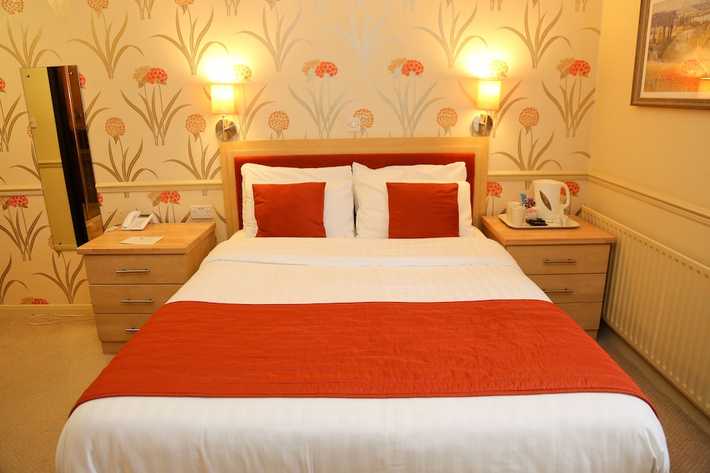 Millfields Hotel 10/58