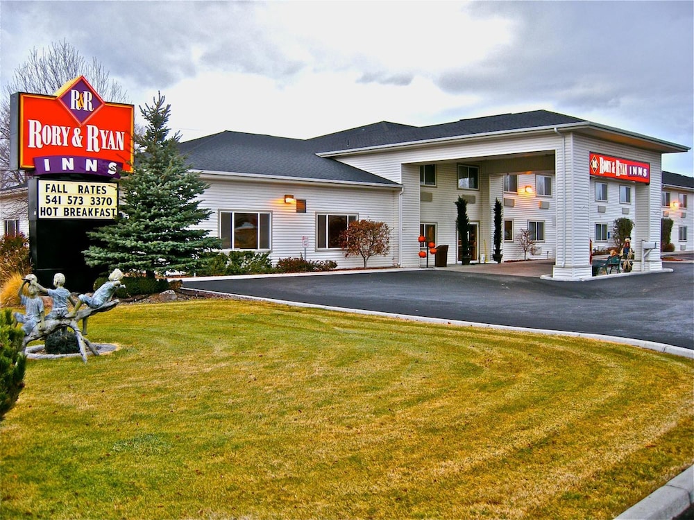 Rory & Ryan Inn 17/21