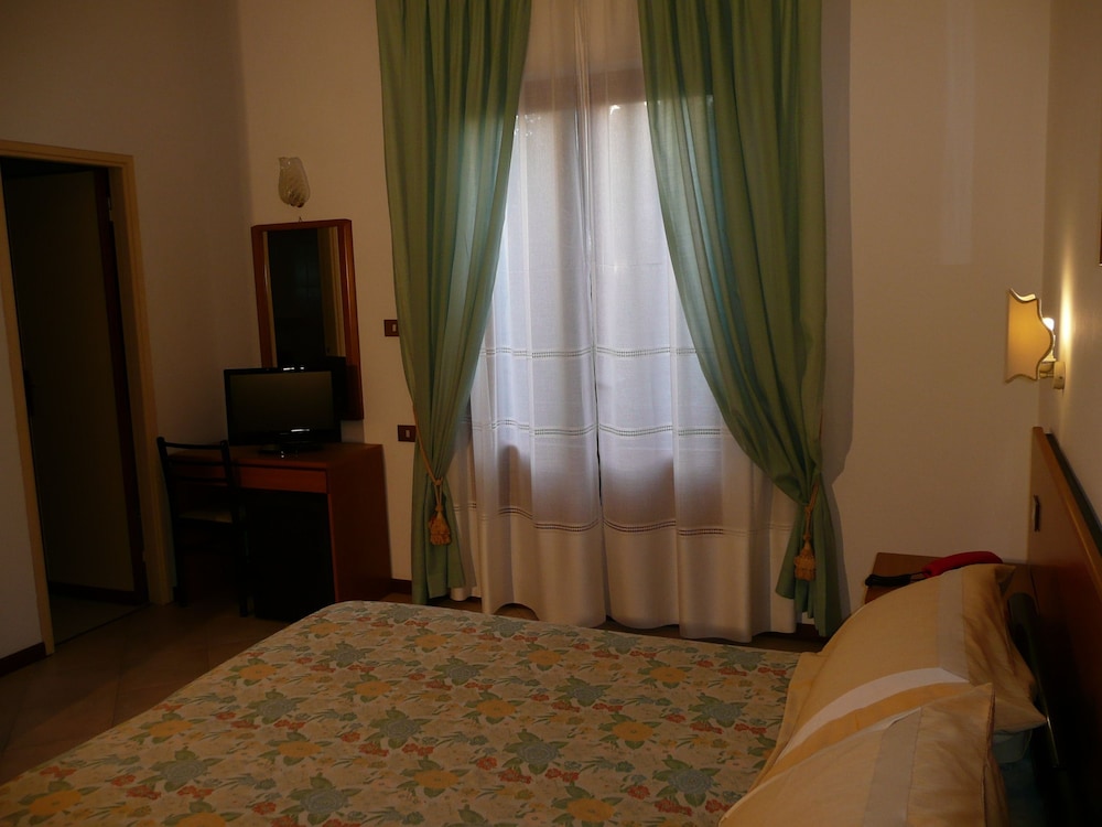 DOUBLE BED