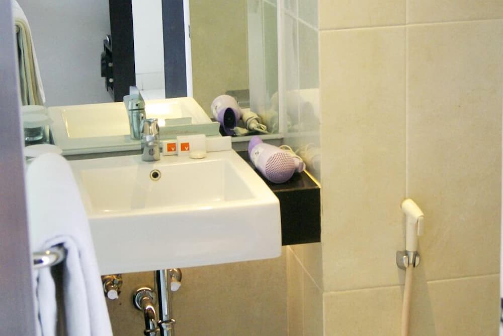 V Hotel Residence 15/15