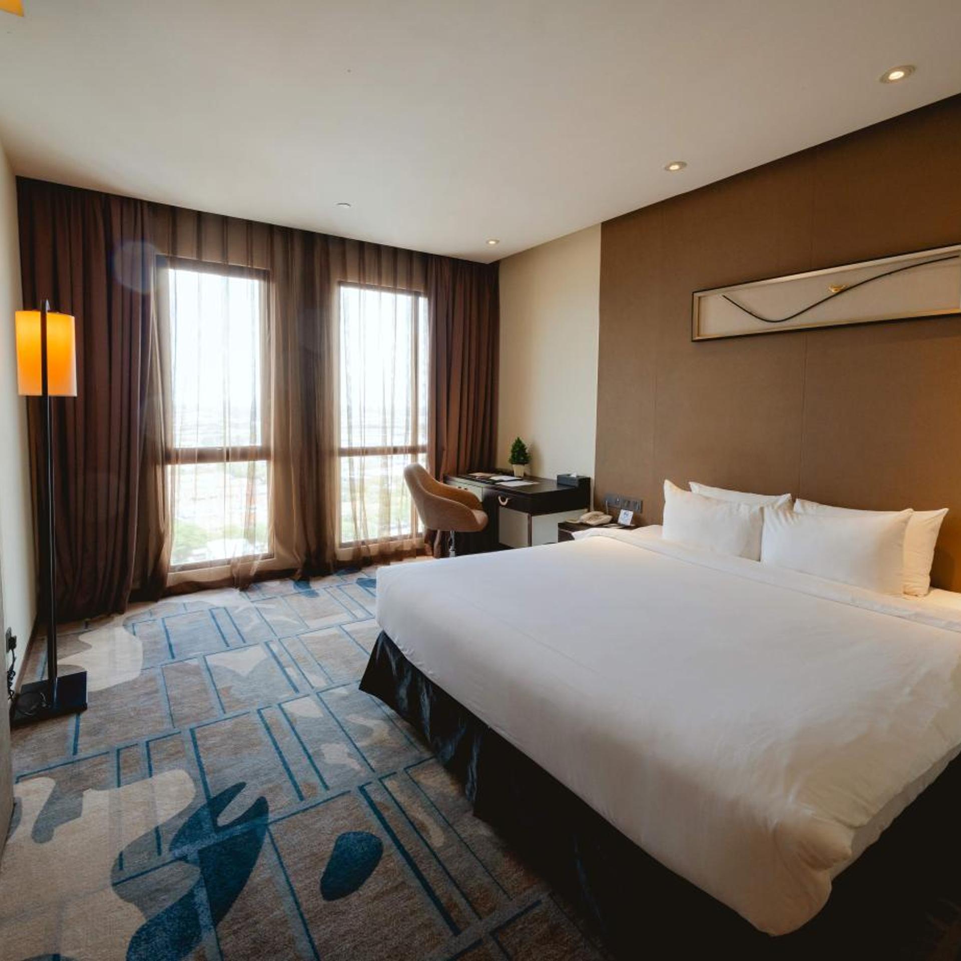 Hollywood, Deluxe, King Bed