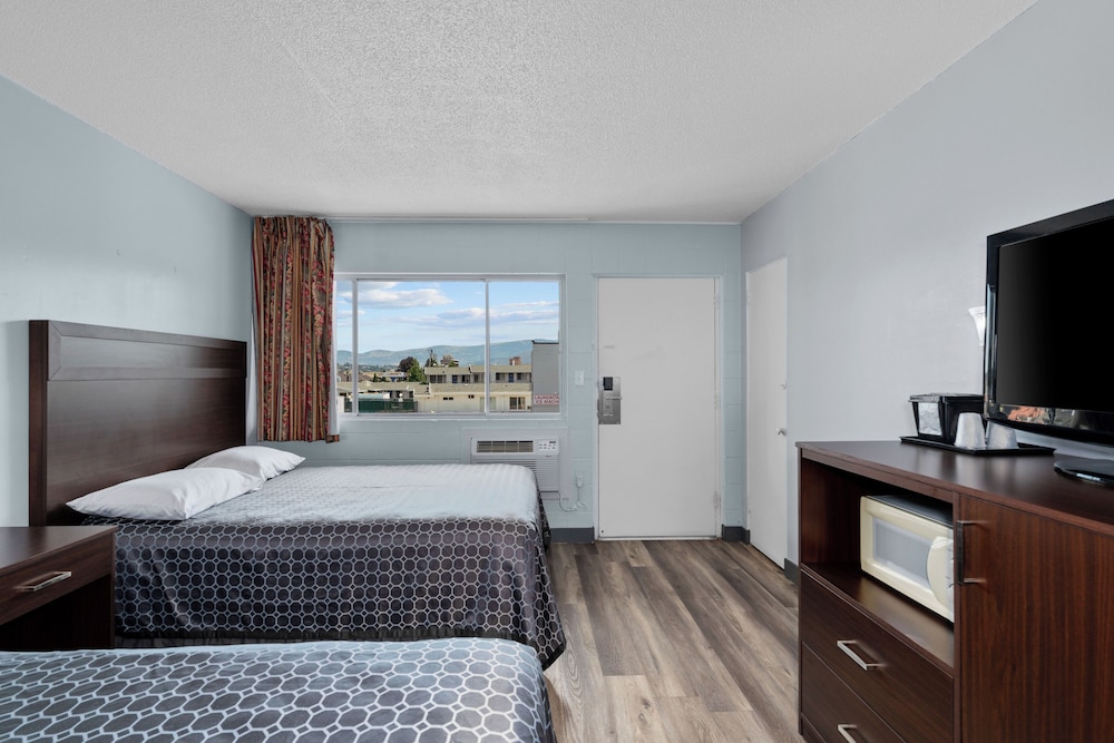 Holiday Lodge Wenatchee 20/42