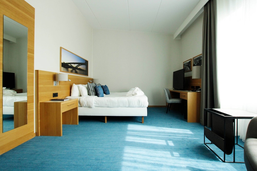 Courtyard By Marriott Stockholm 11/53