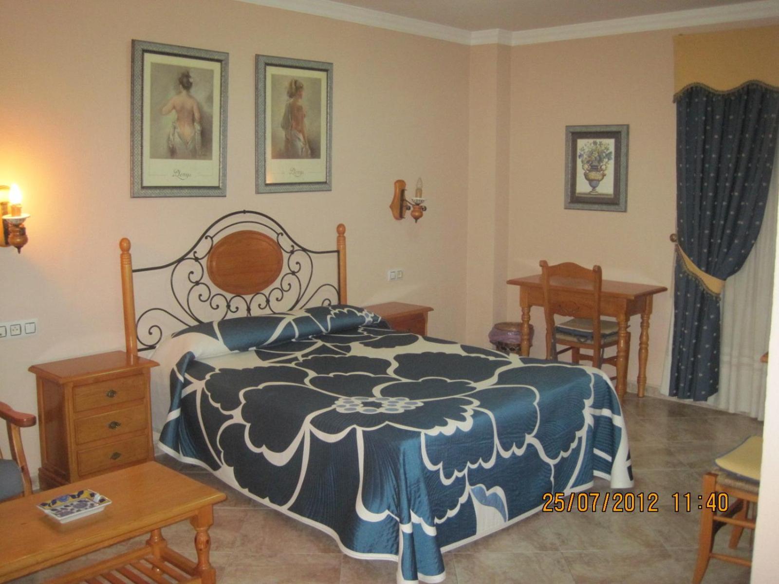 Room, Double or Twin Bed