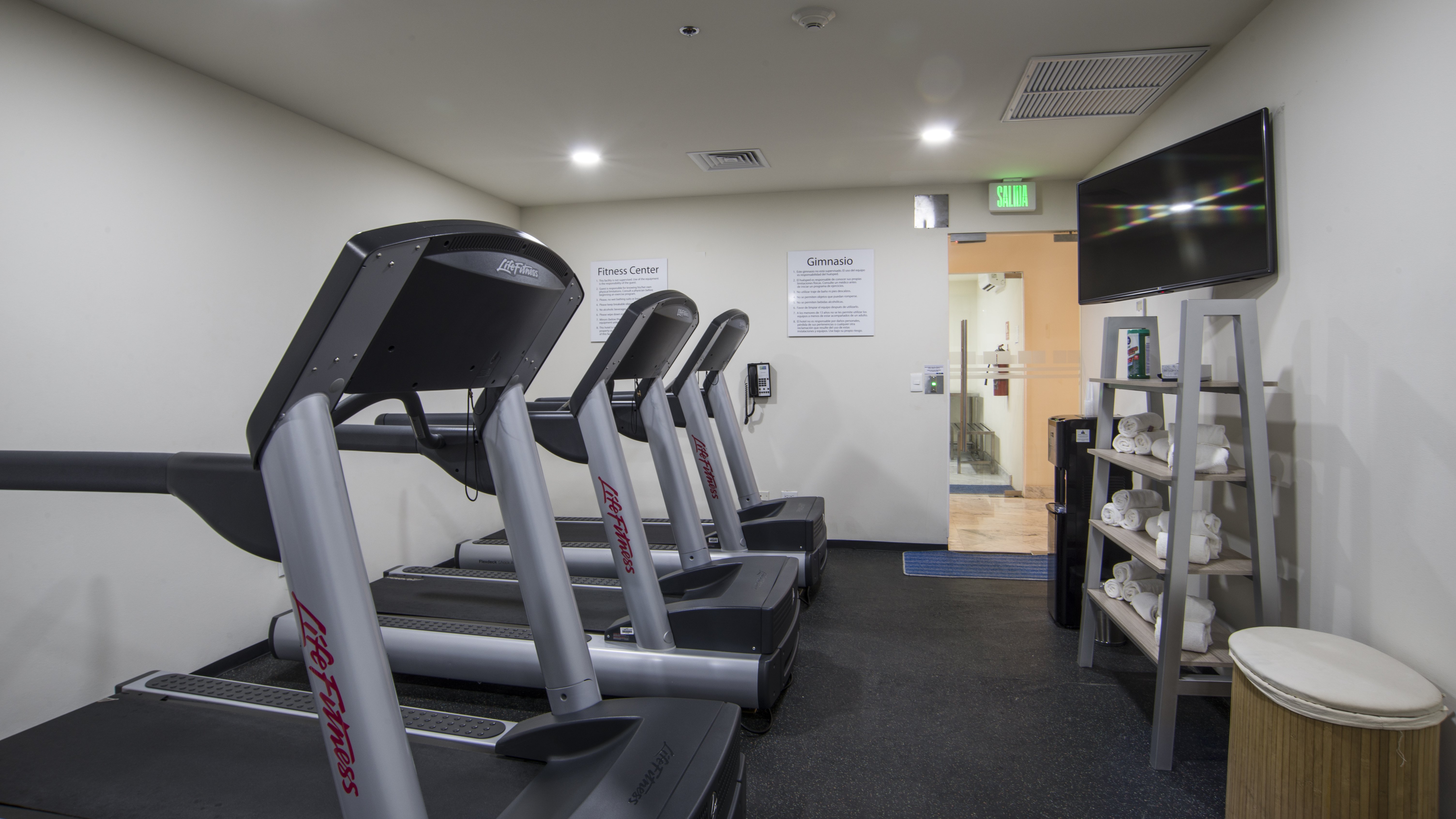 Holiday Inn Express And Suites Ciudad Obregon 50/77