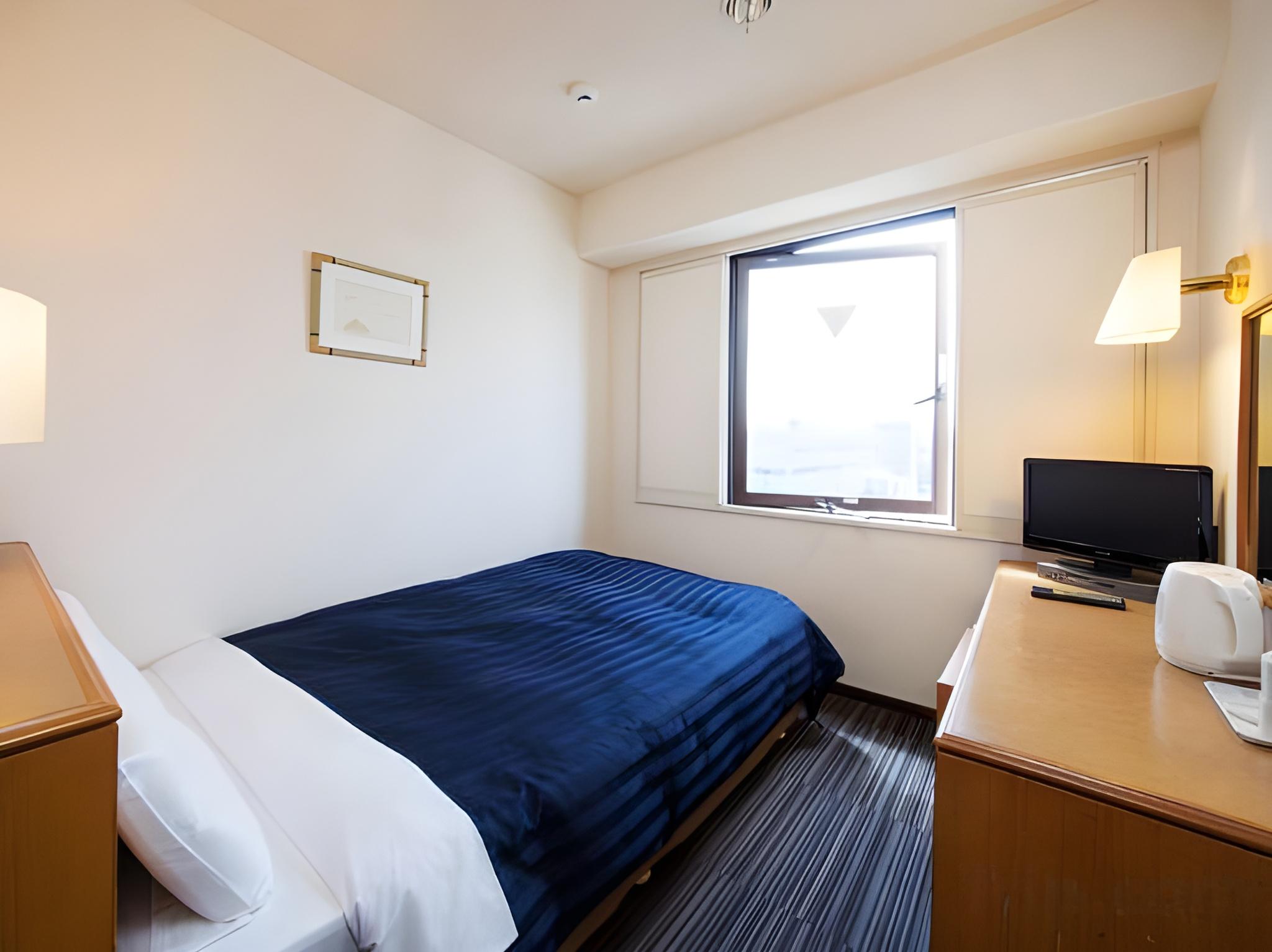 Semi Room, Semi Double Bed, Smoking