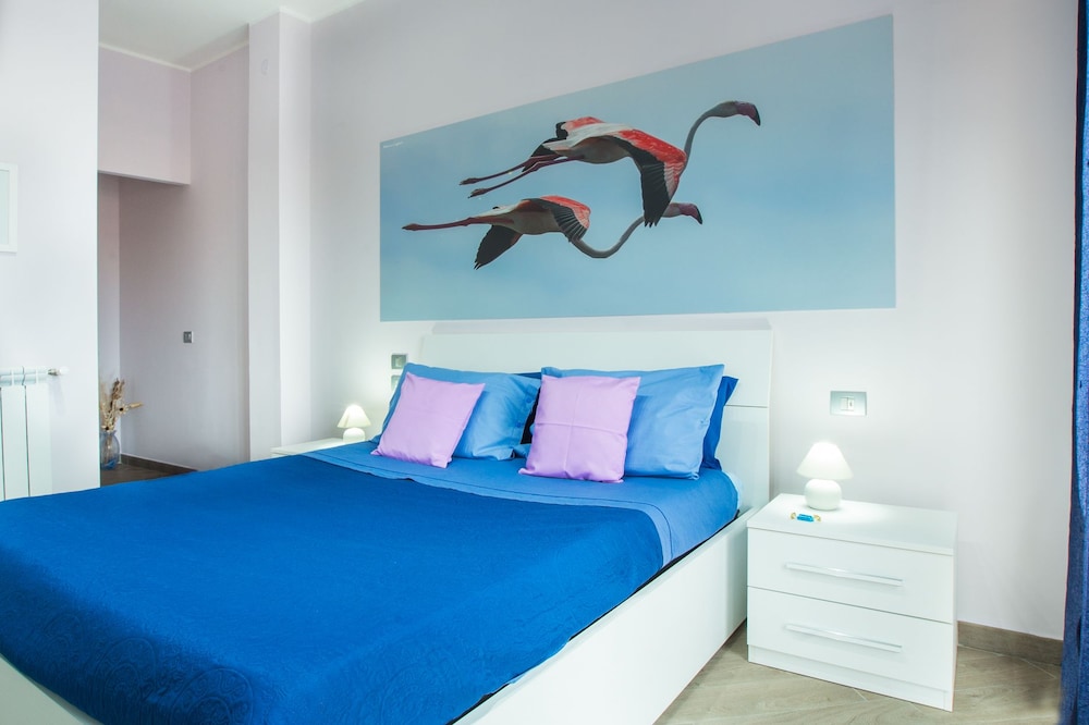 CLASSIC, QUEEN BED, TERRACE