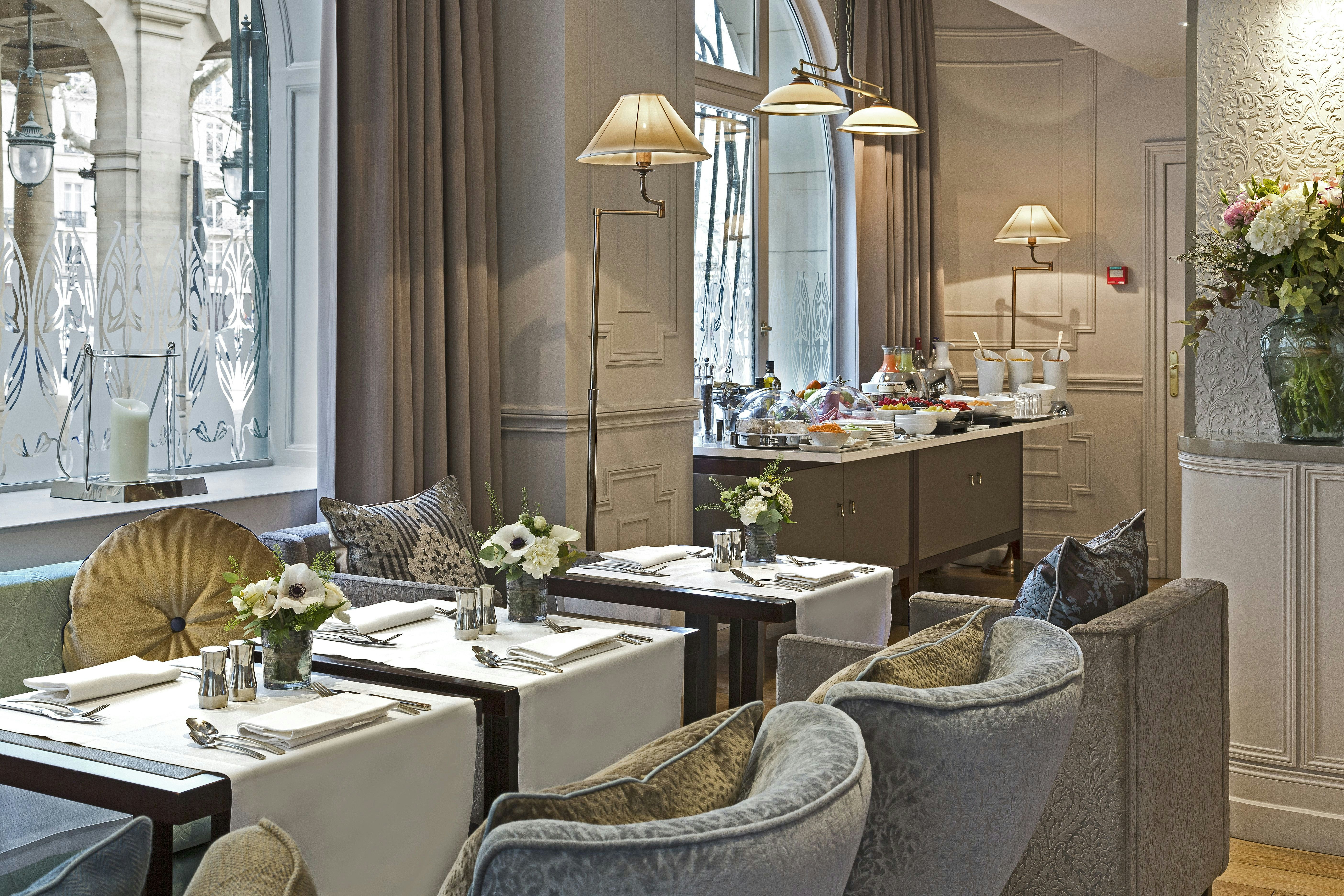 La Clef Louvre Paris by The Crest Collection 44/44