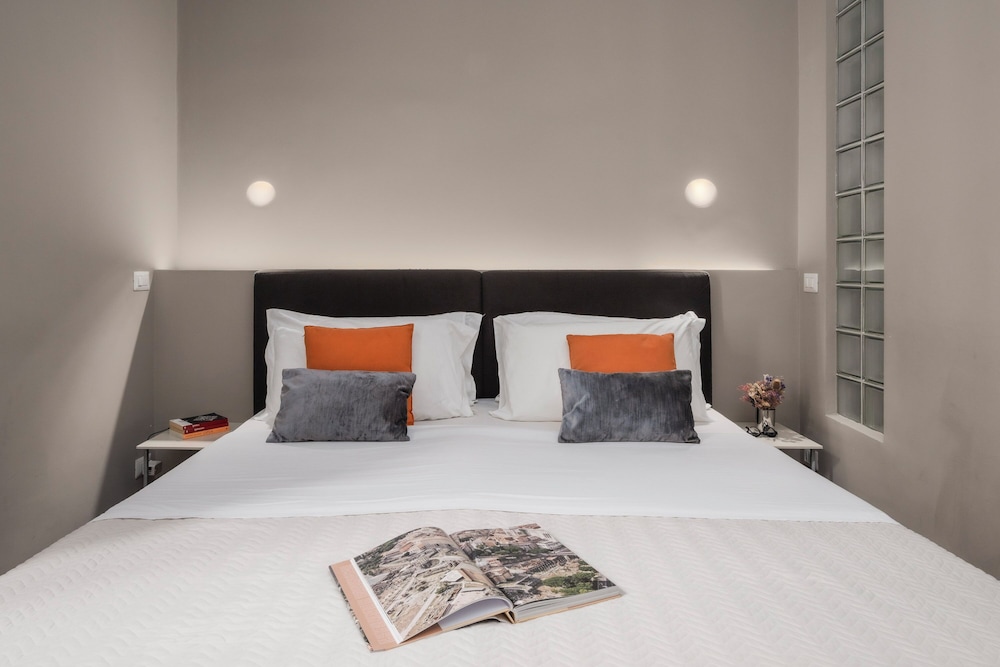 SUPERIOR, DOUBLE BED