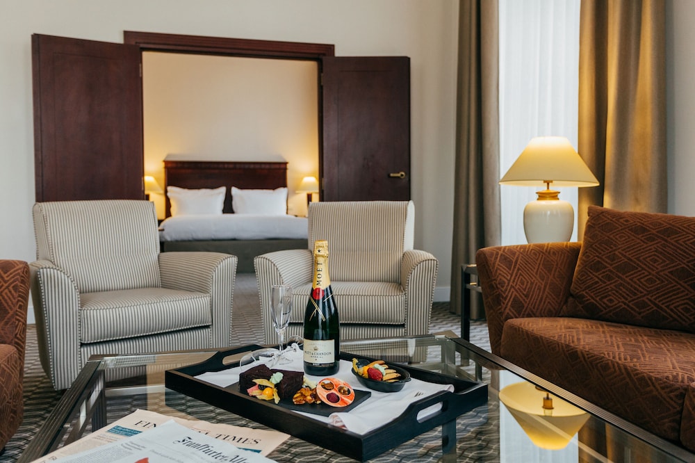 Radisson Blu Carlton 41/73