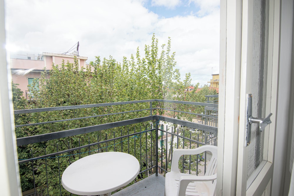 HOTEL BRITTA 26/26