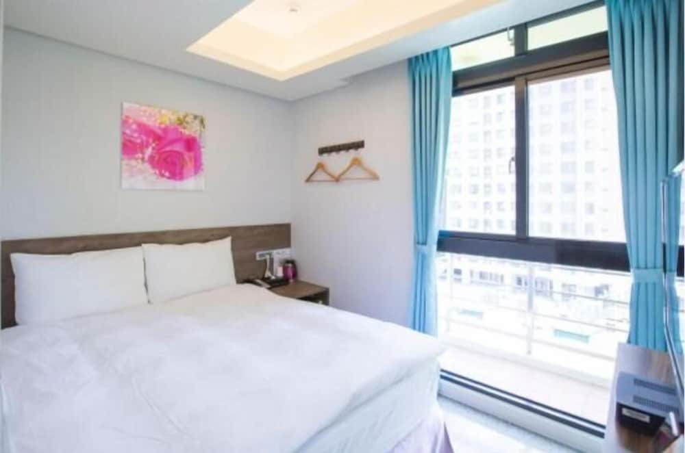 Hotel 99 5/32