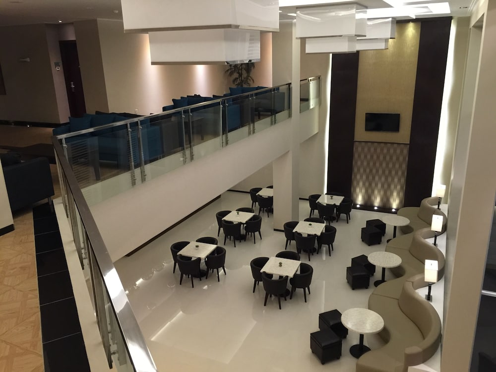 M Premiere Hotel 35/42
