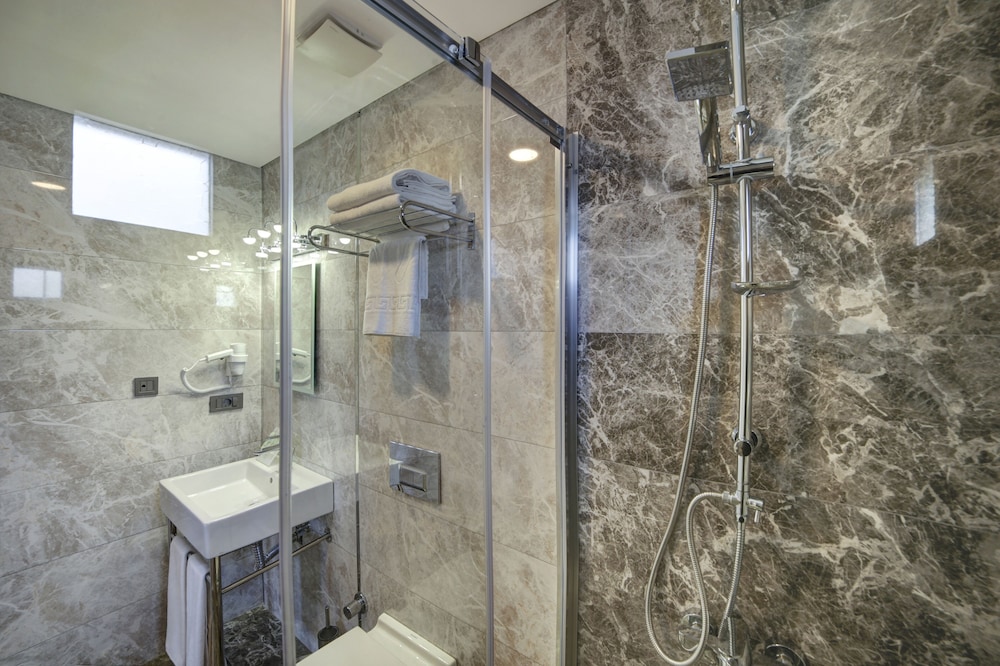 غرفة قياسية بسريرين منفصلين، The Fox Hotel Taksim 5/7