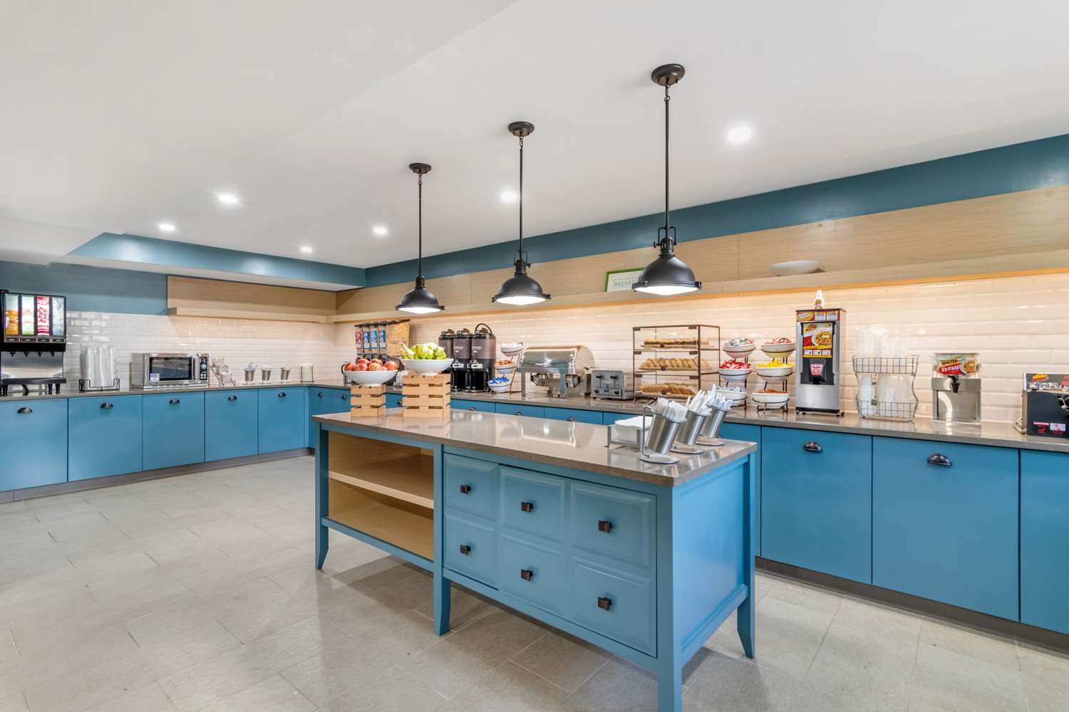 Country Inn and Suites By Radisson Atlanta Airport South GA 6/43